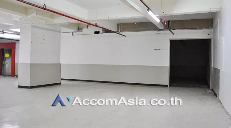 6  Retail / Showroom For Rent in Silom ,Bangkok BTS Chong Nonsi at Paso Tower AA15410